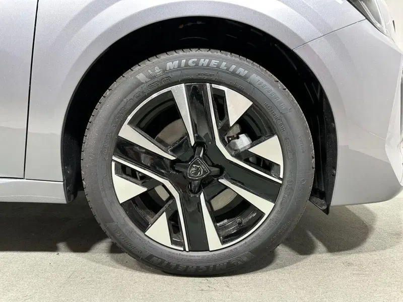 Peugeot 208 nuova a Sondrio (9)