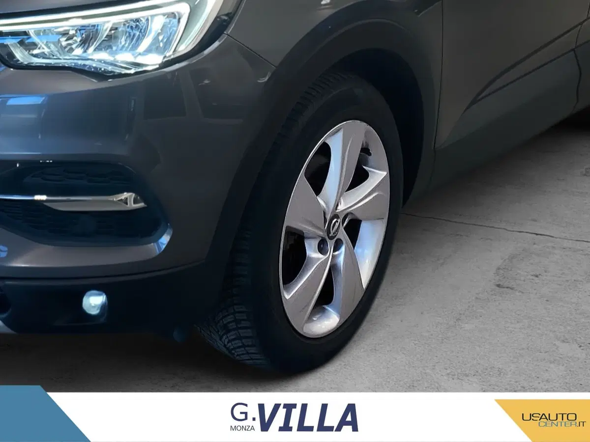 Opel Grandland X usata a Milano (7)