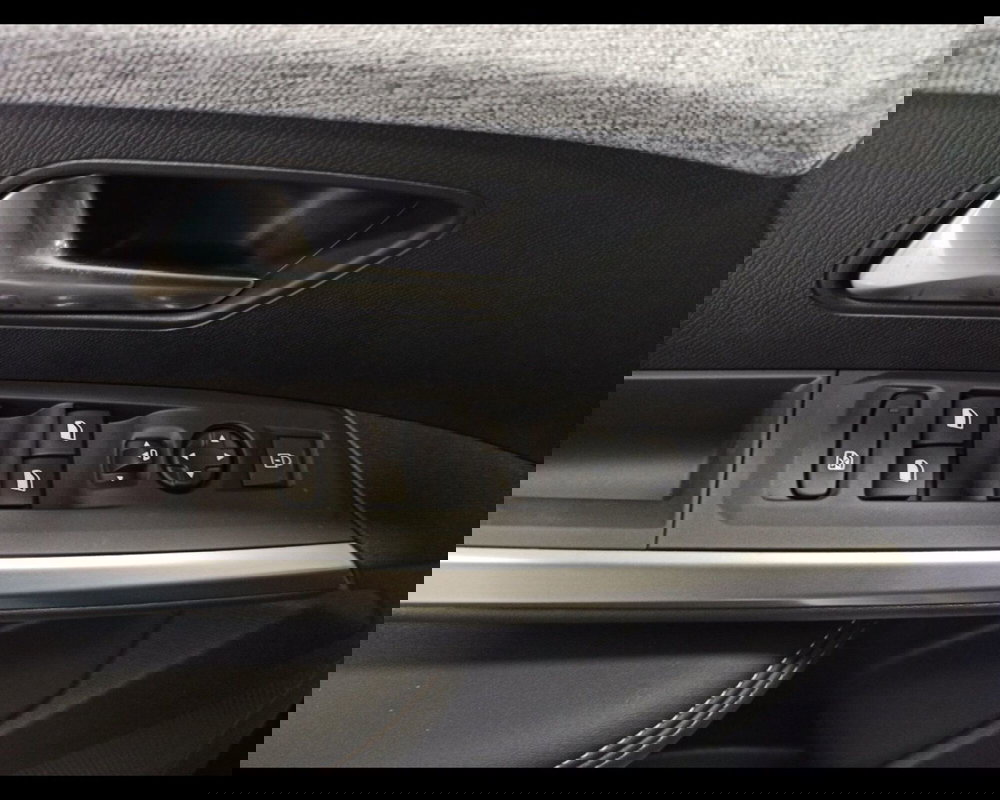 Peugeot 5008 nuova a Treviso (10)