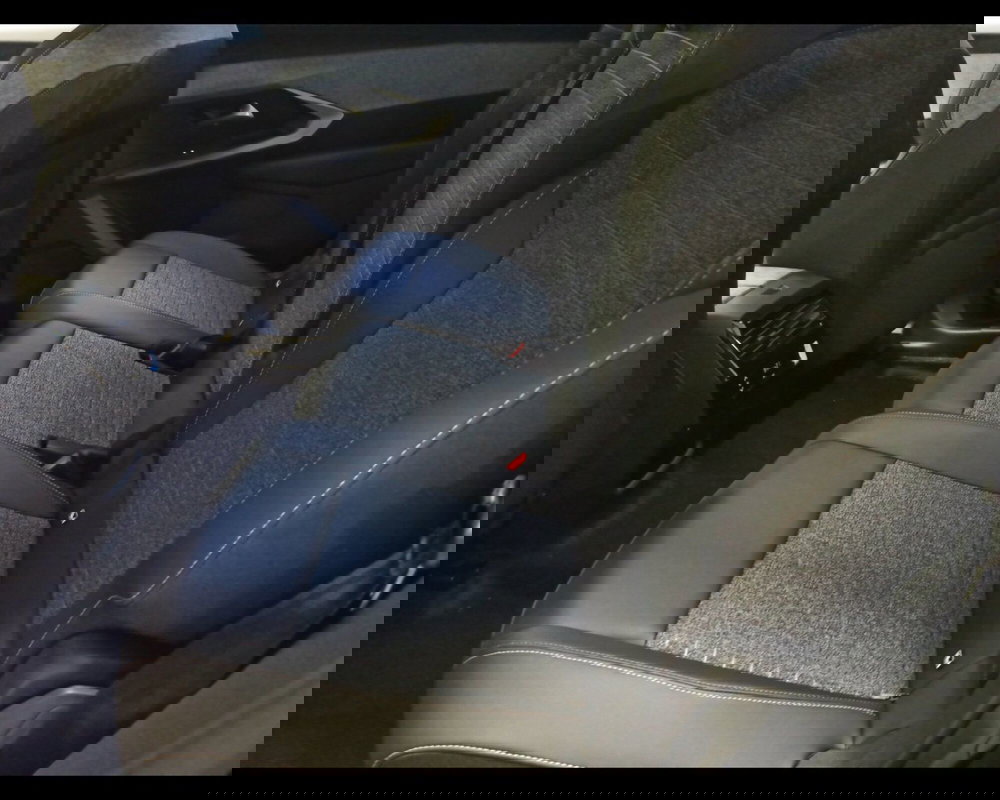 Peugeot 5008 nuova a Treviso (15)