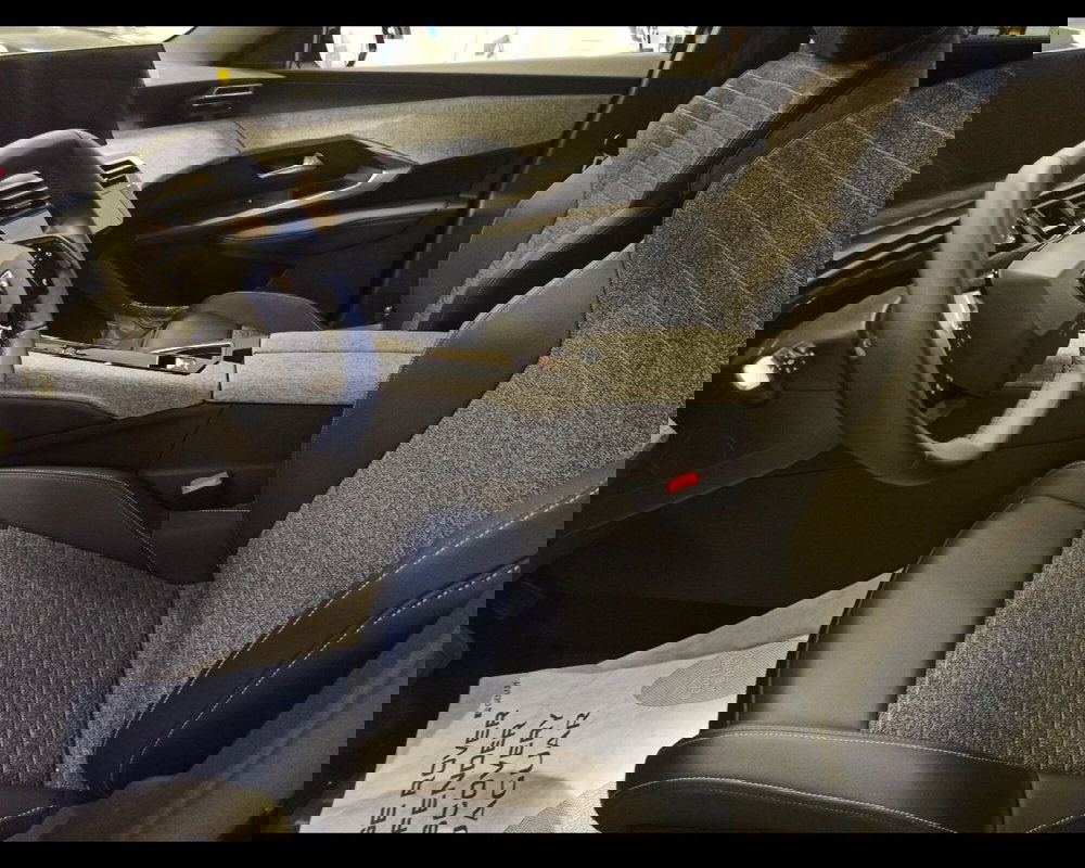 Peugeot 5008 nuova a Treviso (9)