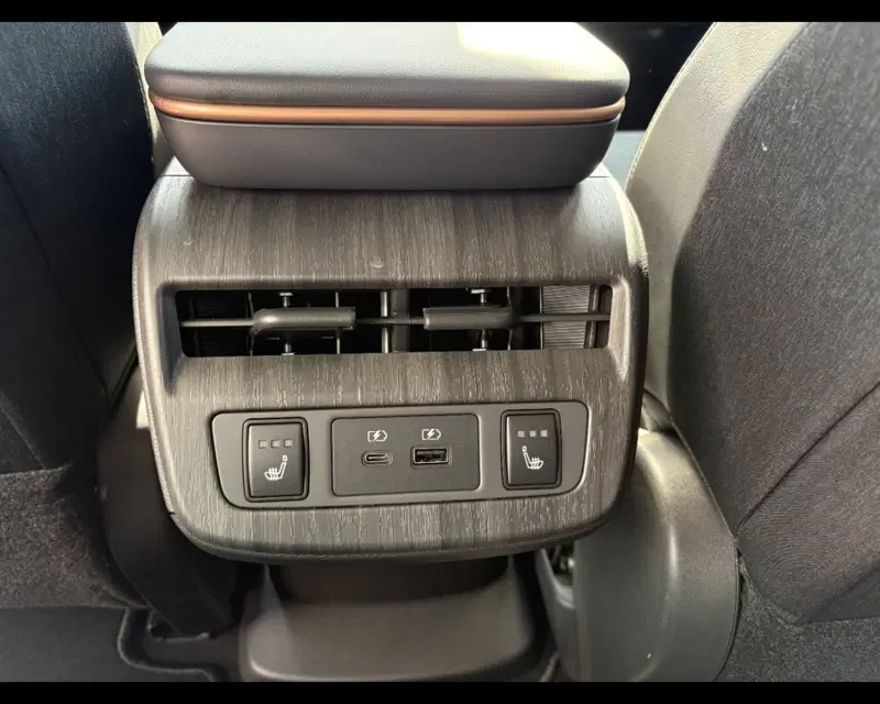 Nissan Ariya nuova a Treviso (7)