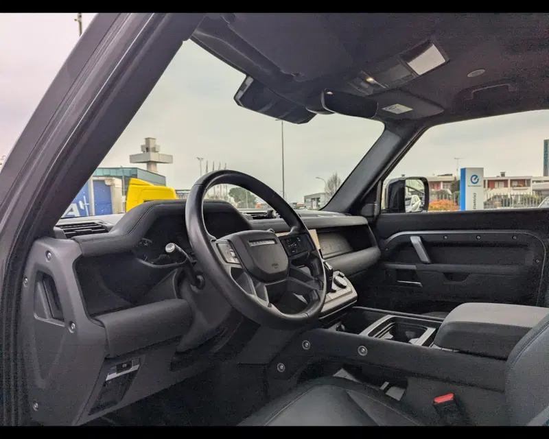 Land Rover Defender usata a Treviso (10)