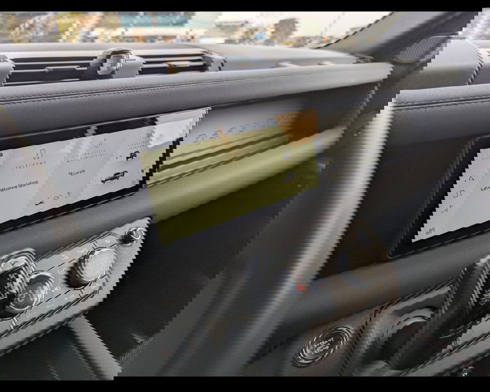 Land Rover Defender usata a Treviso (12)