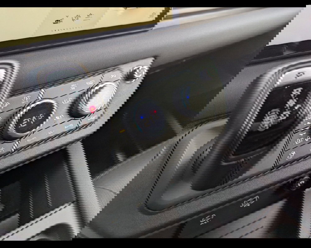 Land Rover Defender usata a Treviso (13)