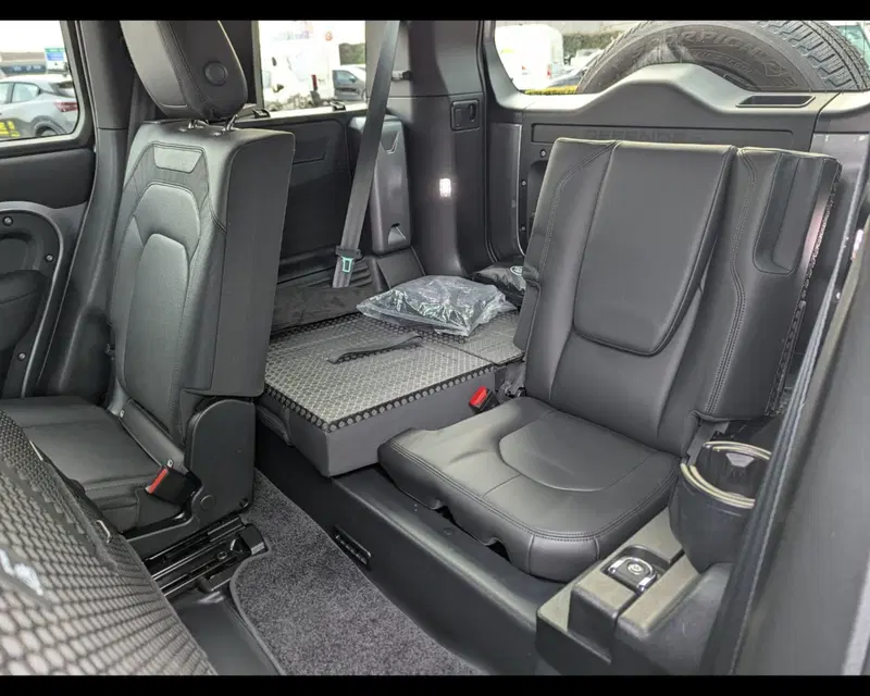 Land Rover Defender usata a Treviso (19)