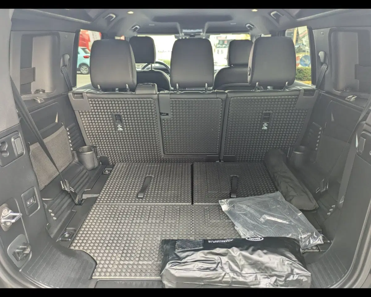 Land Rover Defender usata a Treviso (6)