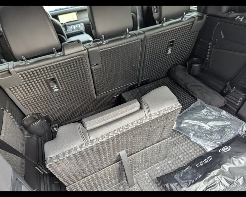 Land Rover Defender usata a Treviso (7)