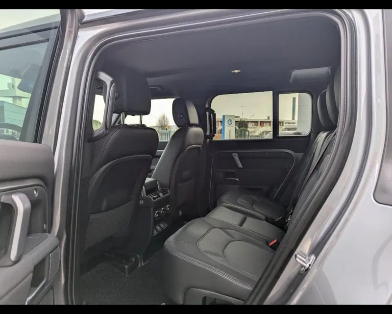 Land Rover Defender usata a Treviso (8)