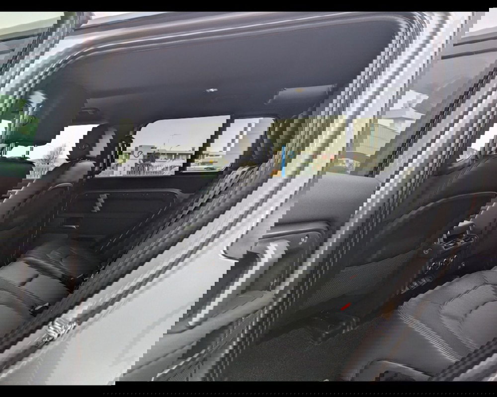 Land Rover Defender usata a Treviso (8)