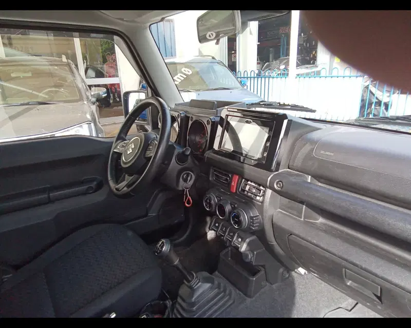 Suzuki Jimny usata a Venezia (10)