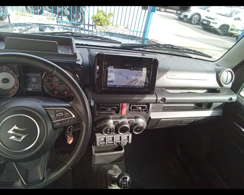 Suzuki Jimny usata a Venezia (12)