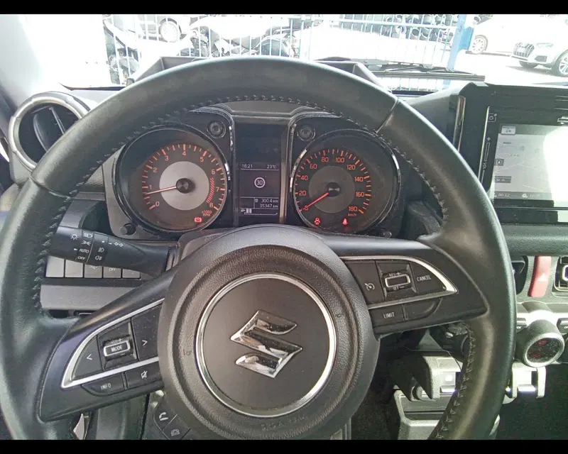 Suzuki Jimny usata a Venezia (9)