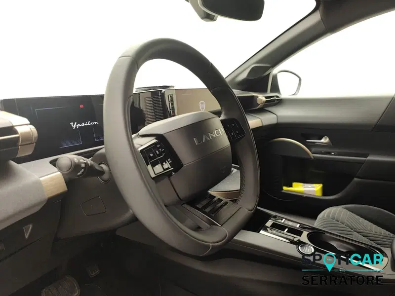 Lancia Ypsilon usata a Como (9)