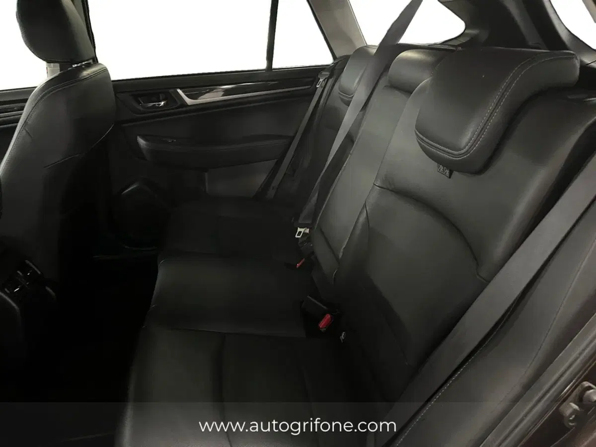 Subaru Outback usata a Modena (13)