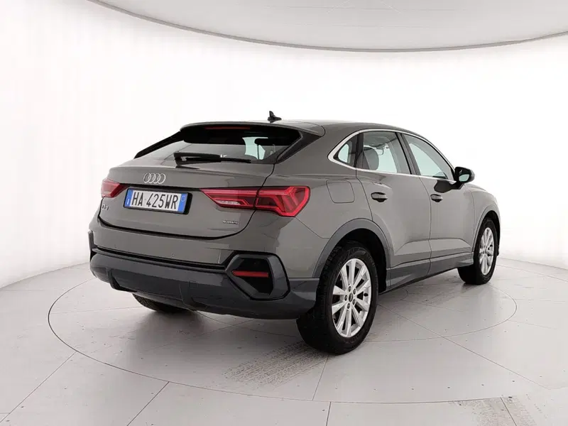 Audi Q3 Sportback usata a Caserta (6)