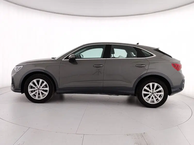 Audi Q3 Sportback usata a Caserta (8)