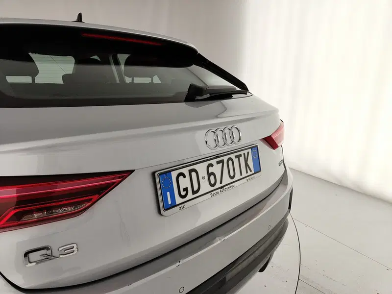 Audi Q3 Sportback usata a Caserta (11)