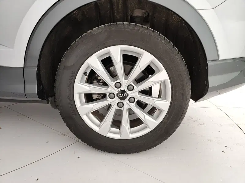 Audi Q3 Sportback usata a Caserta (12)