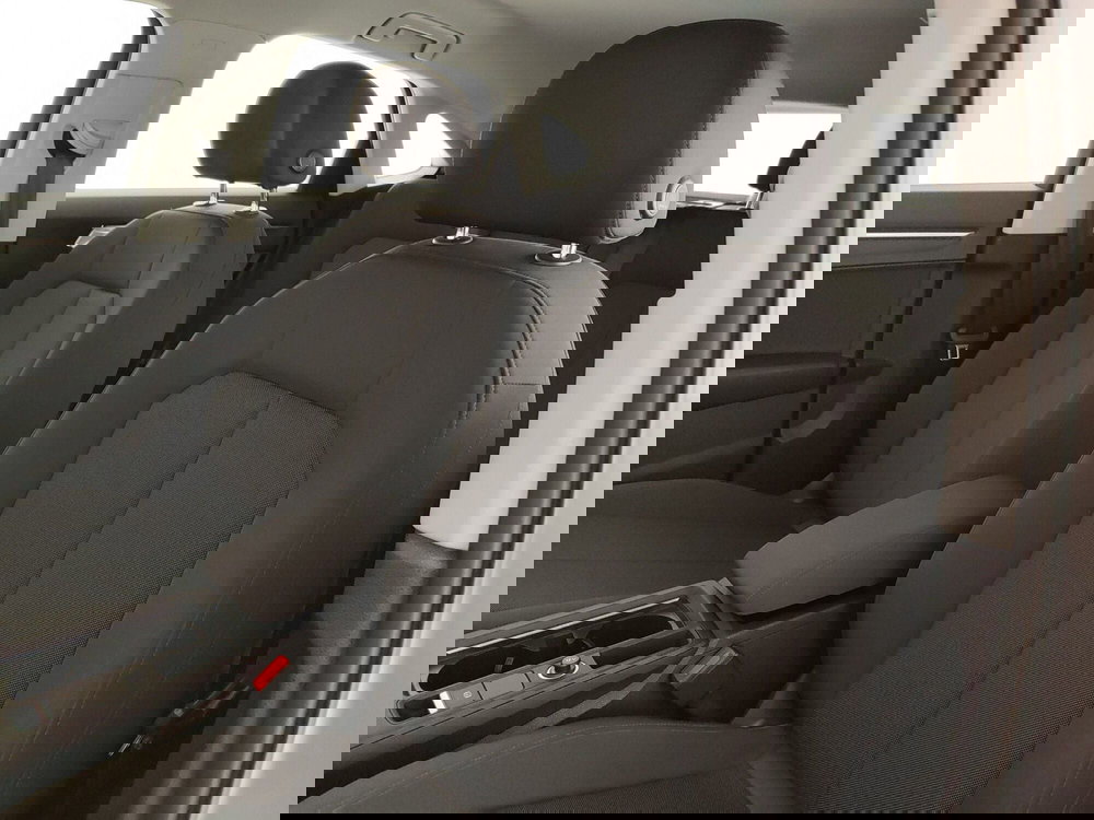 Audi Q3 Sportback usata a Caserta (17)