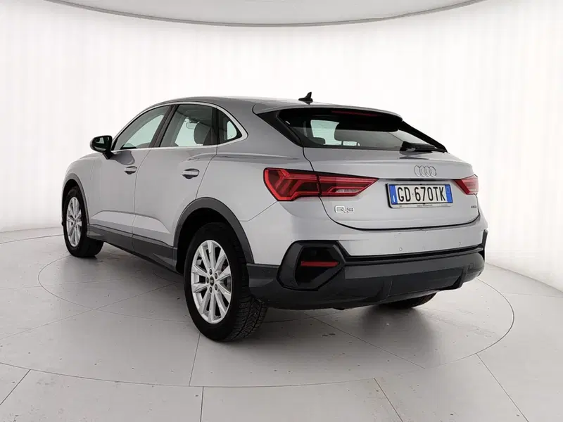 Audi Q3 Sportback usata a Caserta (4)