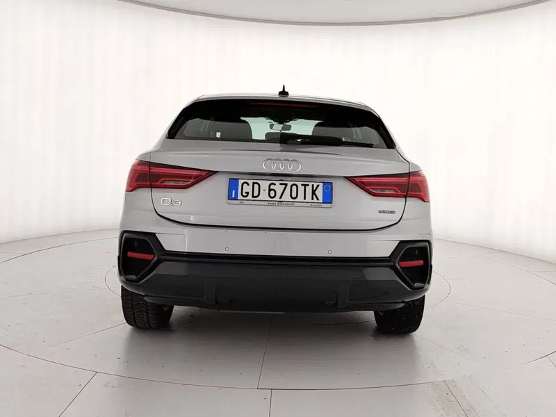 Audi Q3 Sportback usata a Caserta (5)