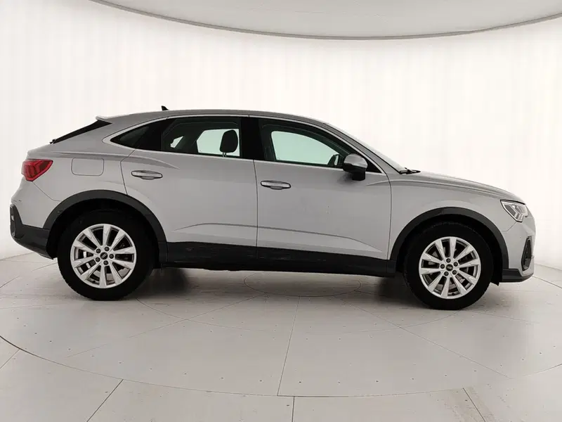 Audi Q3 Sportback usata a Caserta (8)