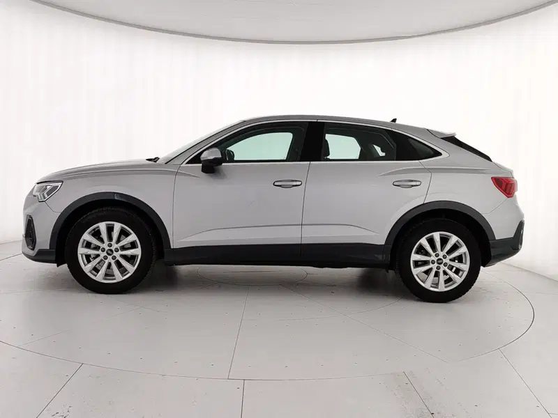 Audi Q3 Sportback usata a Caserta (9)