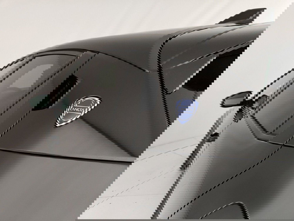 Lancia Ypsilon usata a Caserta (11)