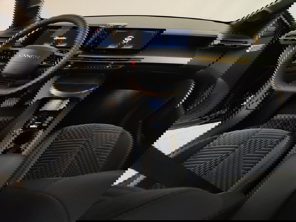 Lancia Ypsilon usata a Caserta (16)