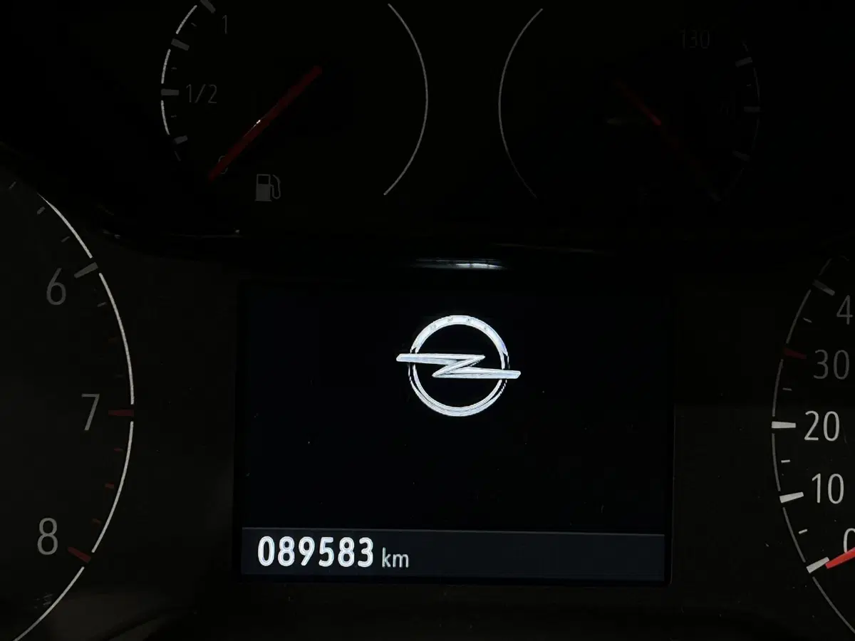 Opel Corsa usata a Milano (9)