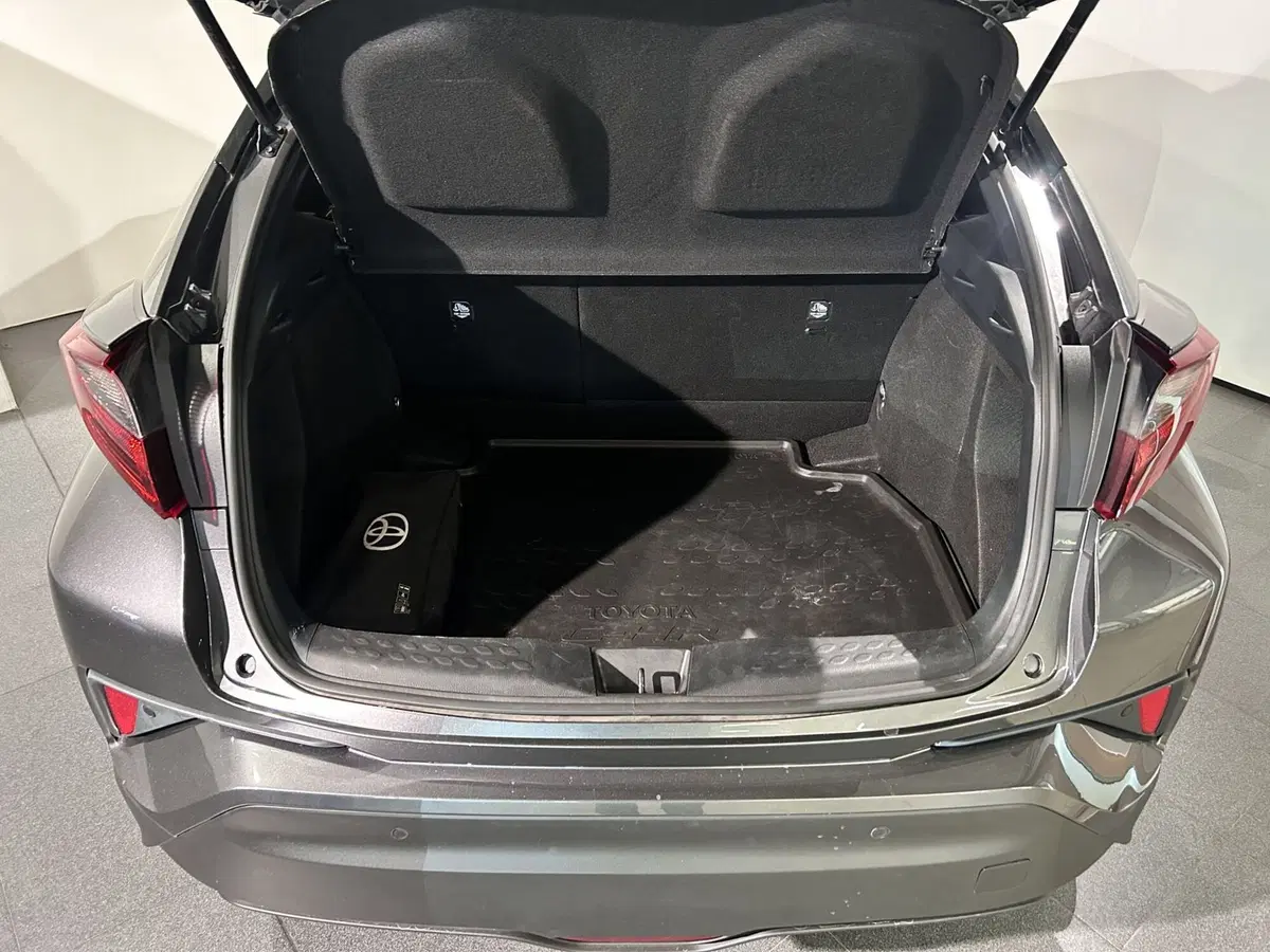 Toyota Toyota C-HR usata a Milano (10)