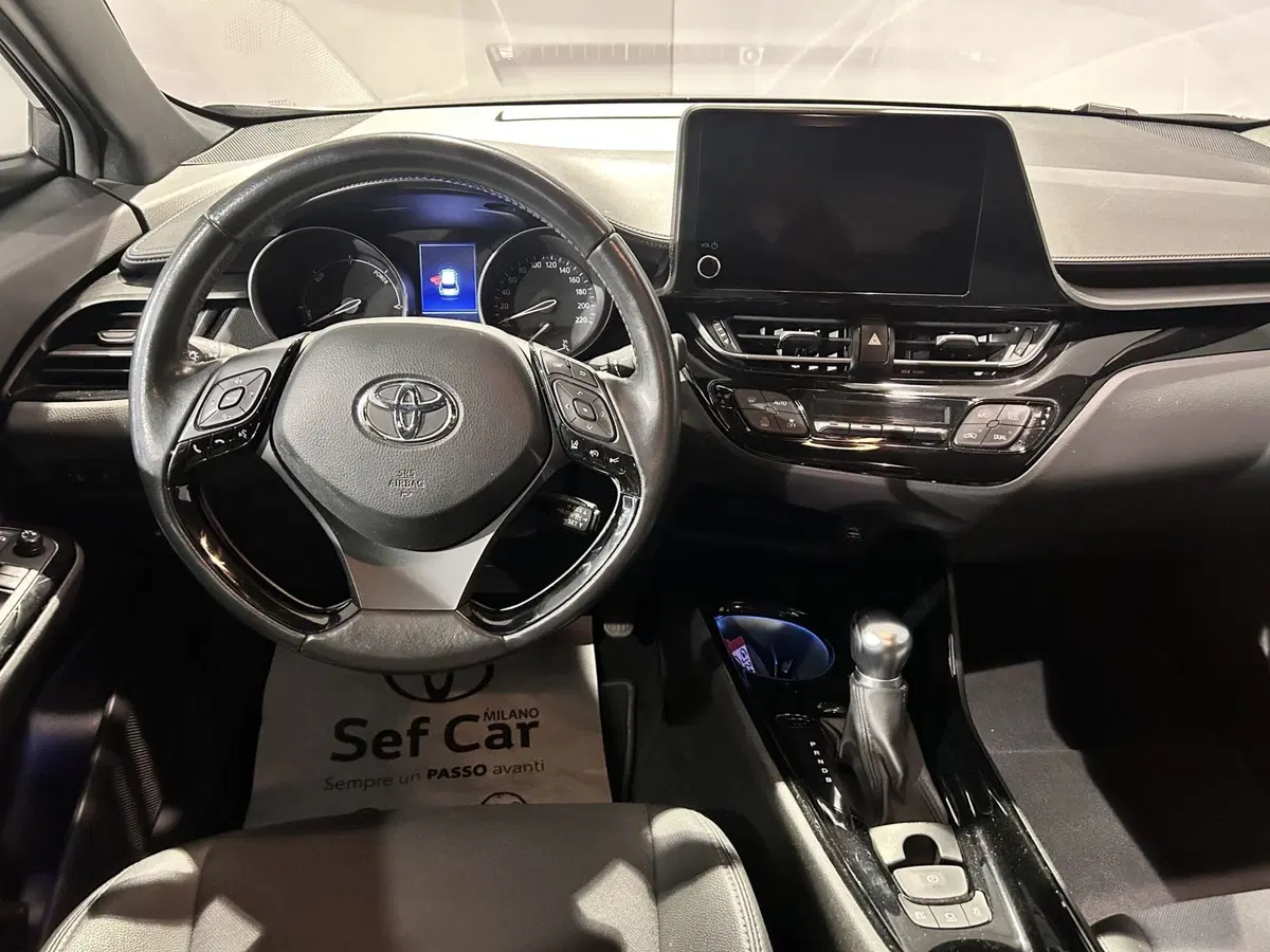 Toyota Toyota C-HR usata a Milano (8)