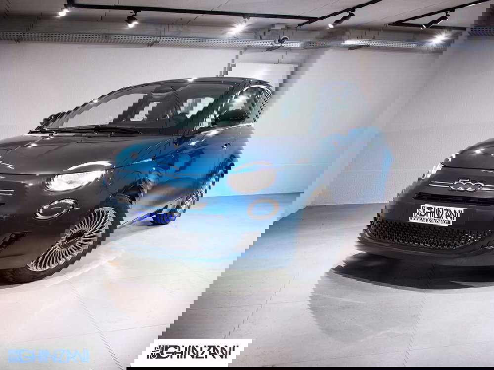 Fiat 500 nuova a Bergamo (2)