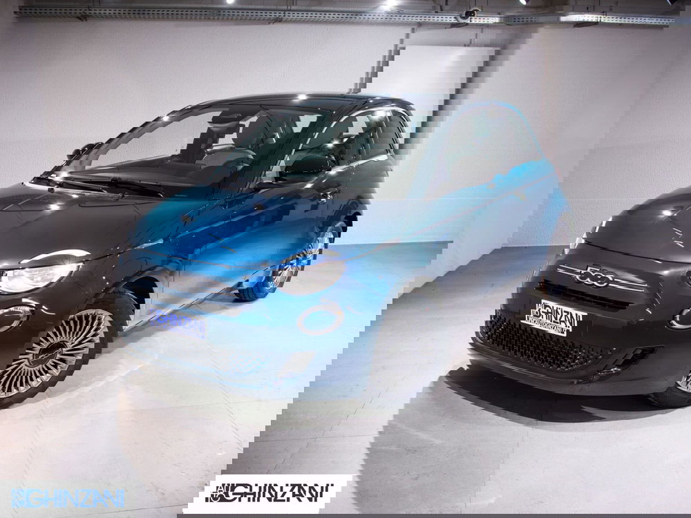 Fiat 500 nuova a Bergamo (3)