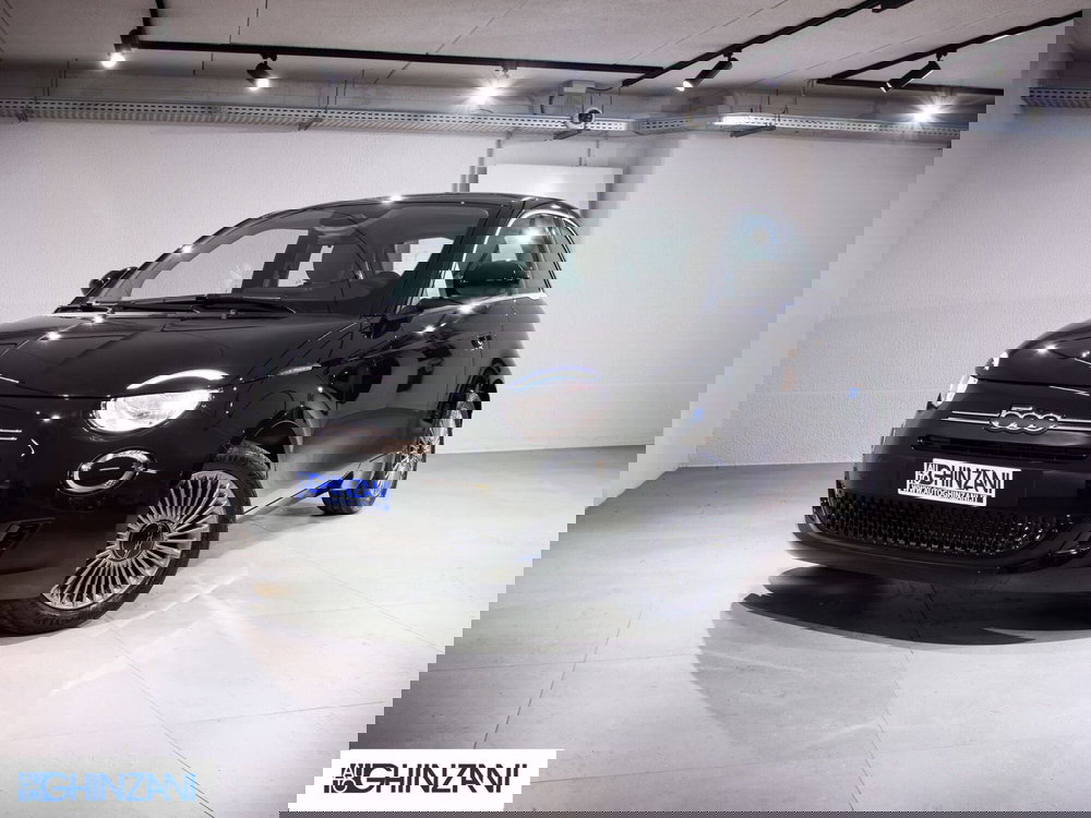 Fiat 500 nuova a Bergamo (2)