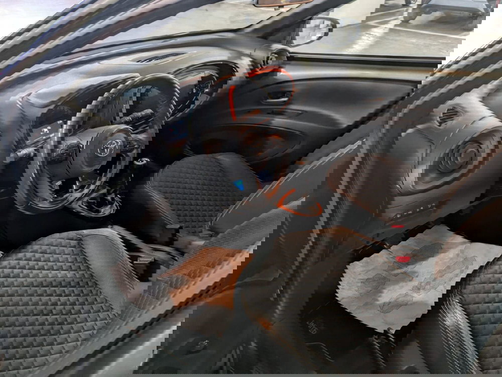 Toyota Aygo X usata a Milano (15)