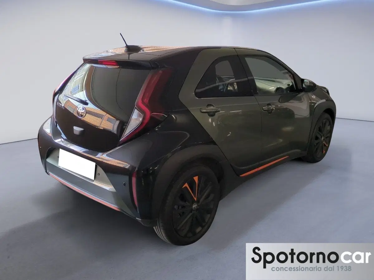 Toyota Aygo X usata a Milano (7)
