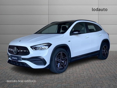 Mercedes-Benz GLA SUV 250 e EQ-Power Automatic Premium del 2020 usata a Bergamo