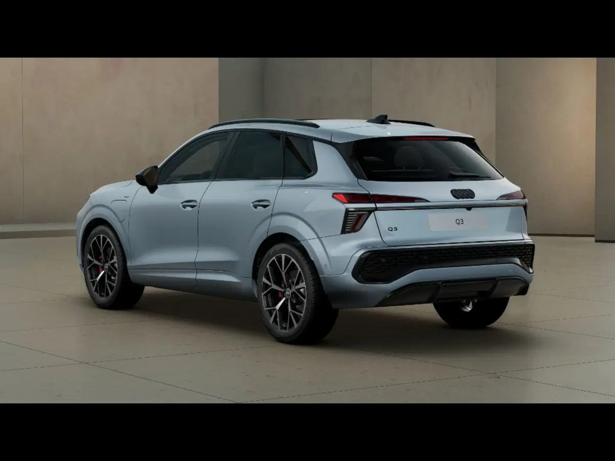 Audi Q3 Sportback nuova a Grosseto (3)