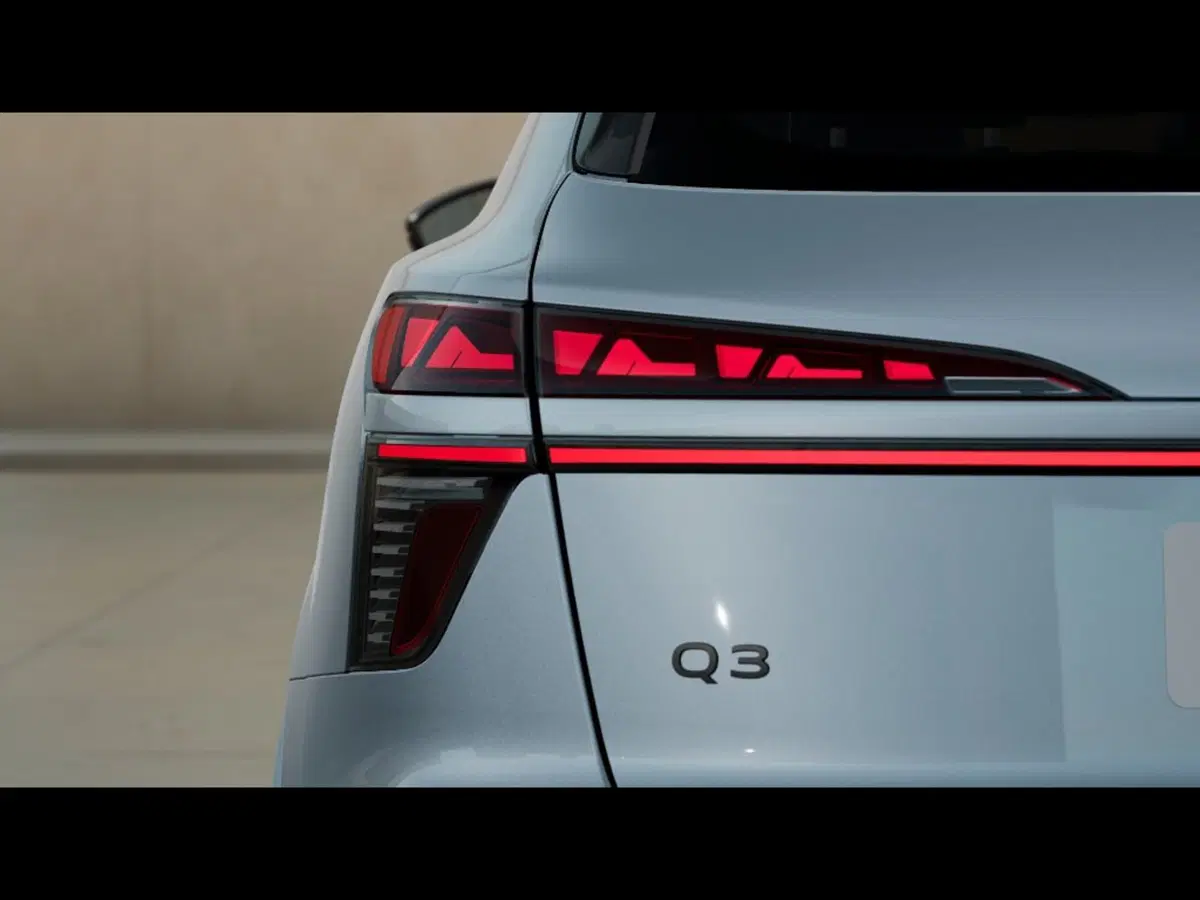 Audi Q3 Sportback nuova a Grosseto (7)