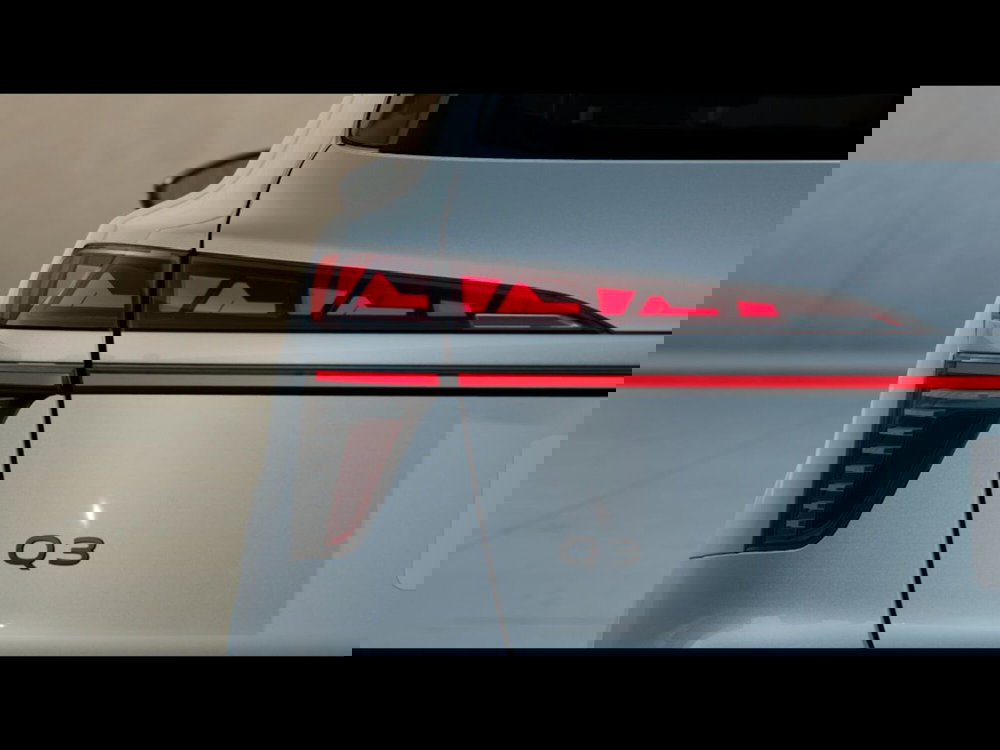 Audi Q3 Sportback nuova a Grosseto (7)