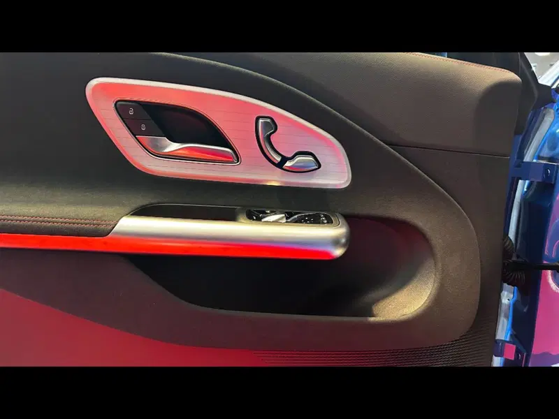 Mercedes-Benz CLA EQ nuova a Firenze (12)