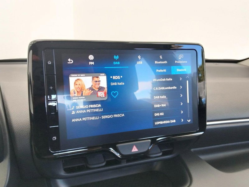 Mazda Mazda2 Hybrid nuova a Como (12)