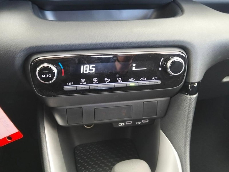 Mazda Mazda2 Hybrid nuova a Como (15)