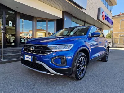 Volkswagen T-Roc 1.0 TSI Life del 2022 usata a San Vittore Olona