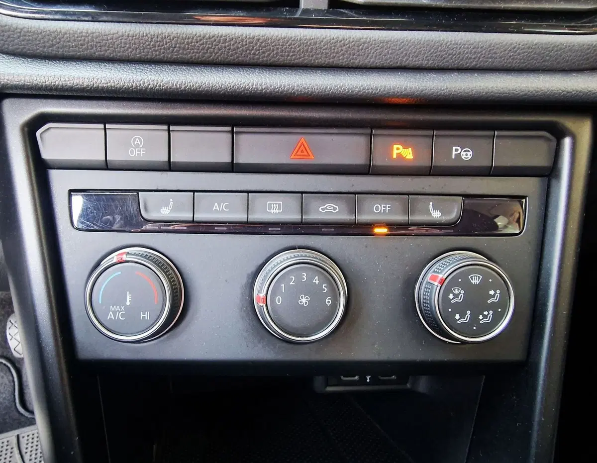 Volkswagen T-Roc usata a Milano (12)