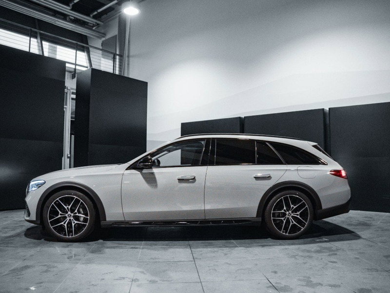 Mercedes-Benz Classe E Station Wagon nuova a Macerata (2)