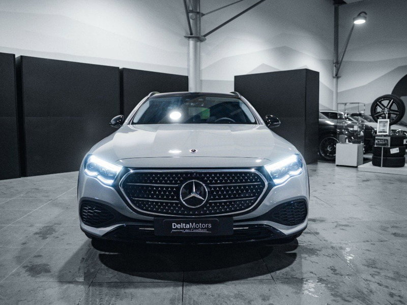 Mercedes-Benz Classe E Station Wagon nuova a Macerata (5)