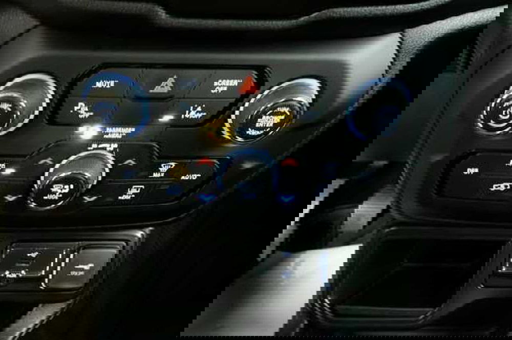 Jeep Renegade usata a Mantova (11)